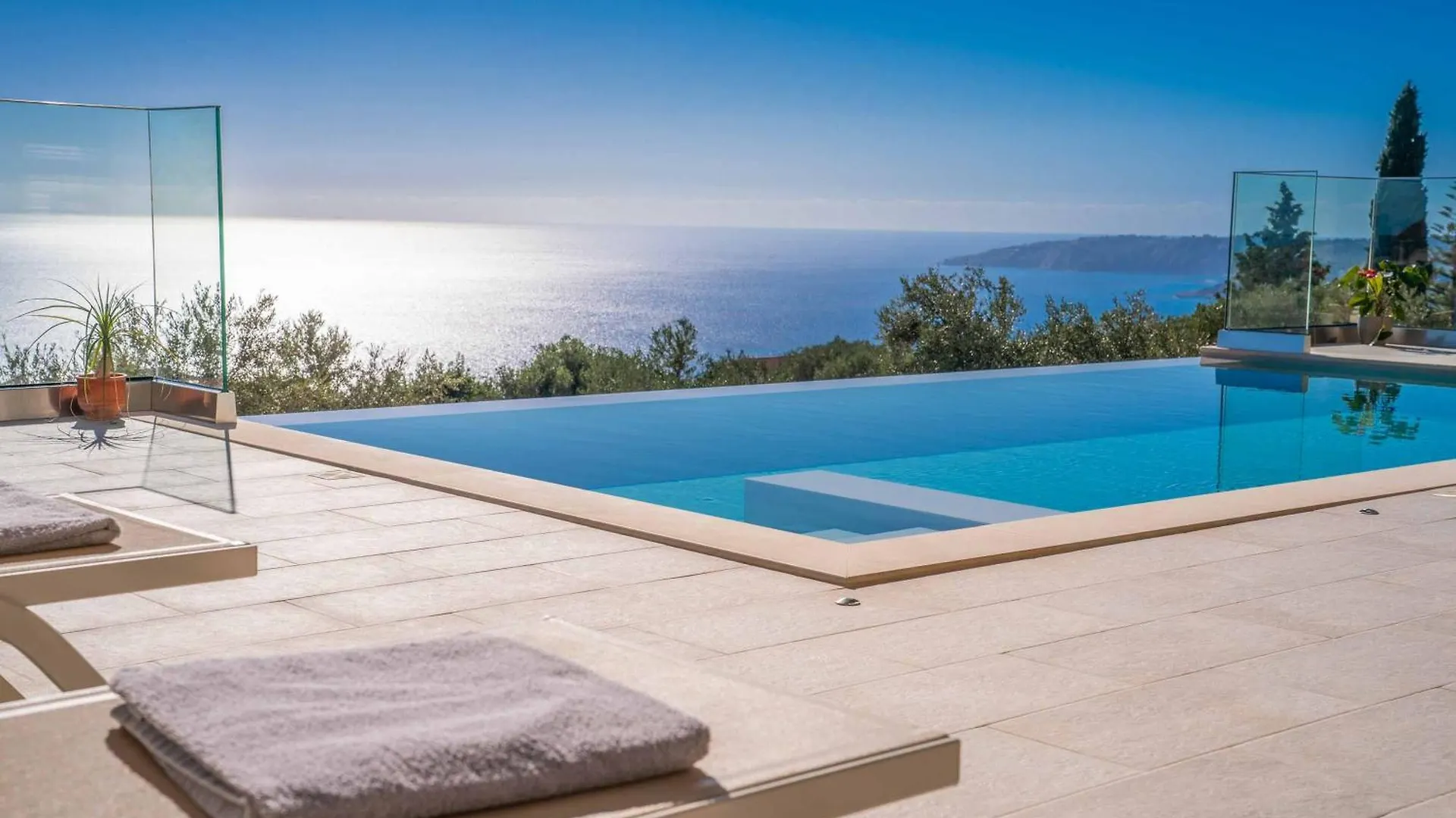 Villa Andriana Vlachata 0*,  Greece